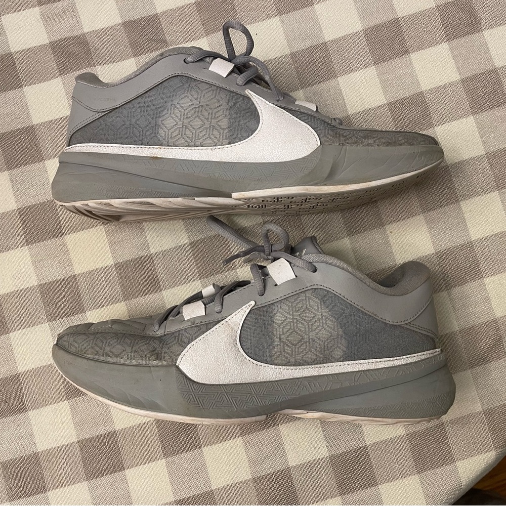 Nike Giannis Freak 5 basketball shoes